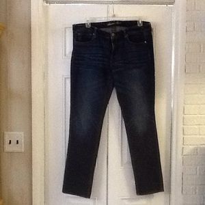 Woman's American Eagle Jeans